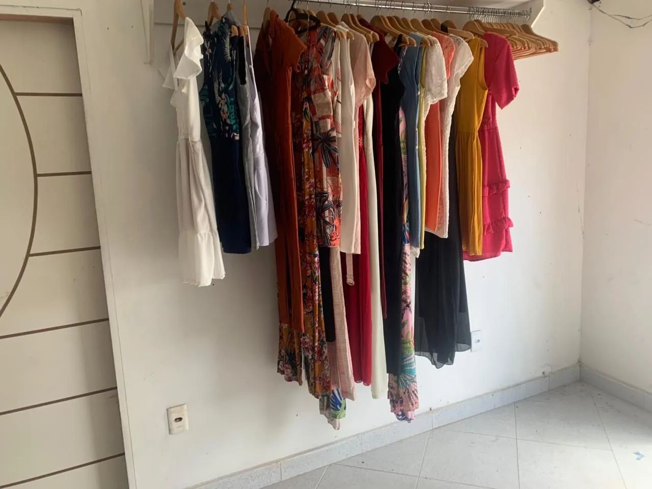 Vende-se móveis de loja de roupas  - Foto 3
