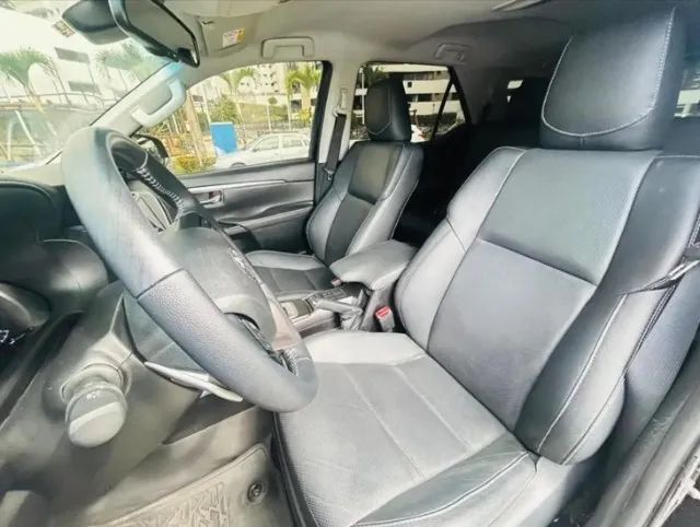 Toyota Hilux SW4 SRX Plat. 4X4 2.8 TB Die. Aut. 2024 - Foto 7