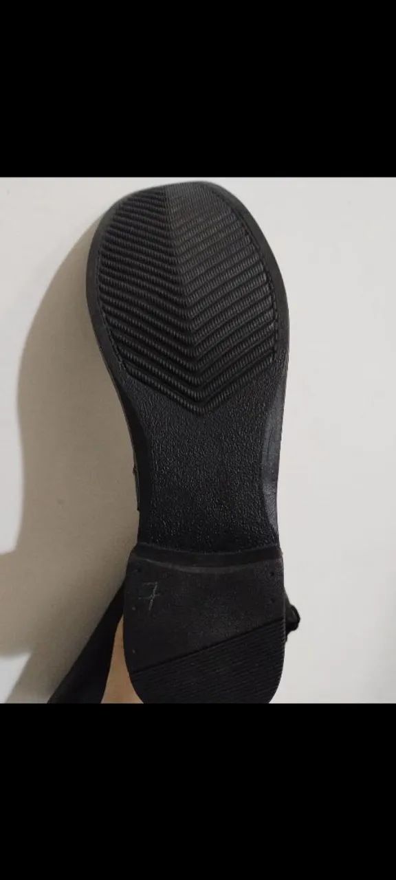VENDO BOTA NOVA N37 - Foto 2