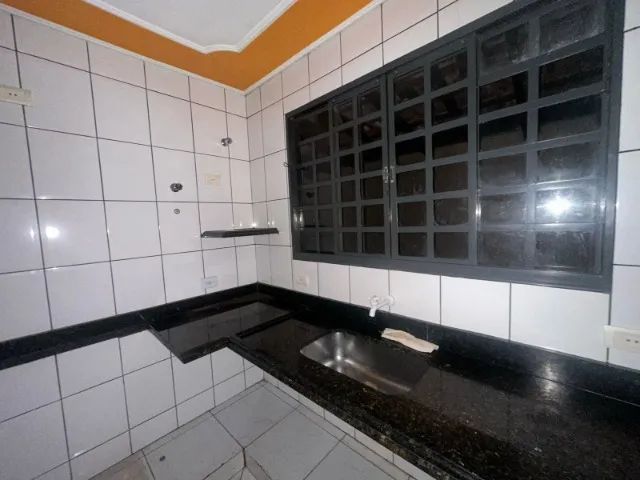 Alugo casa  no Parati, imóvel amplo - Foto 4