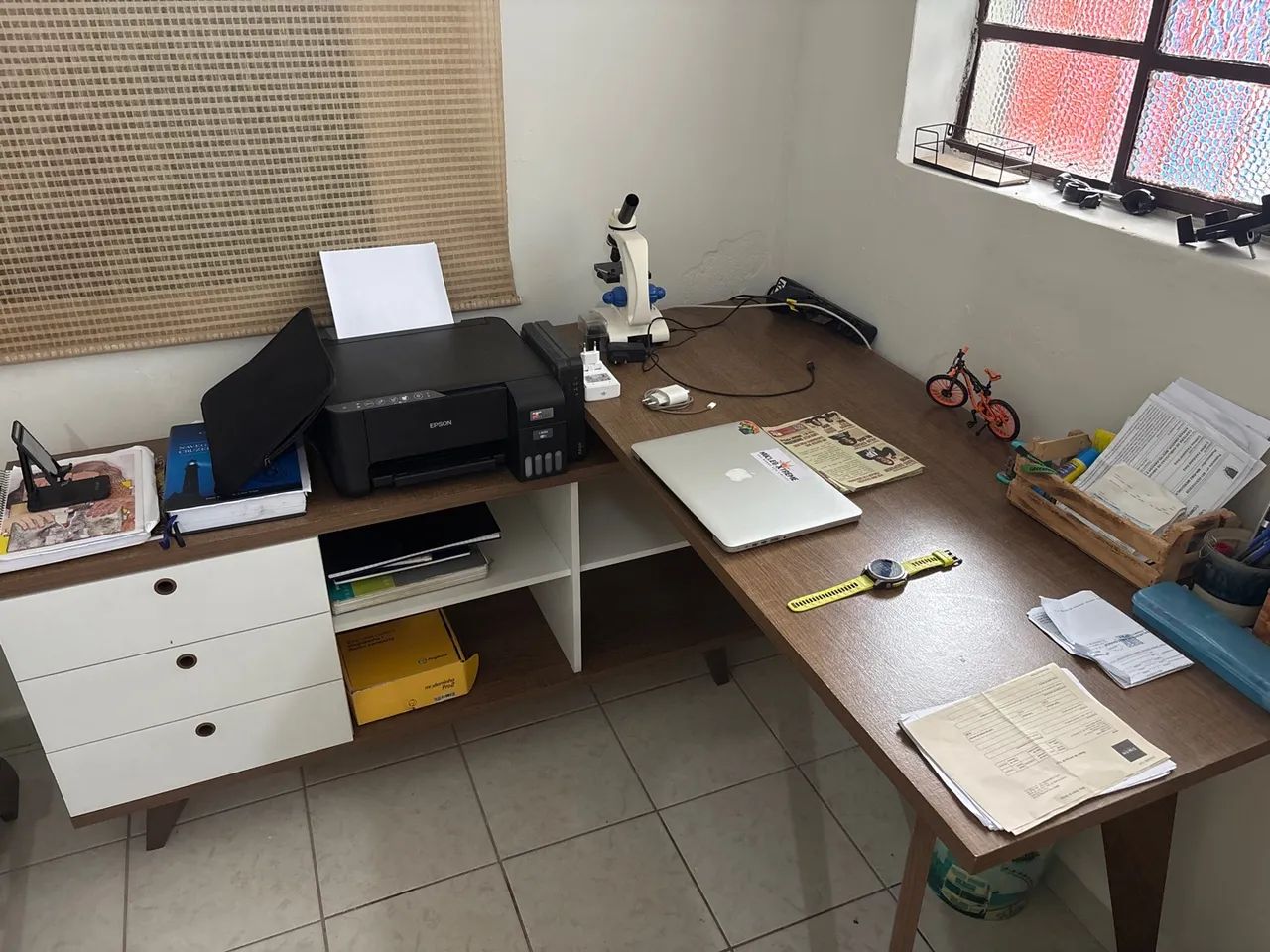 Escrivaninha em L