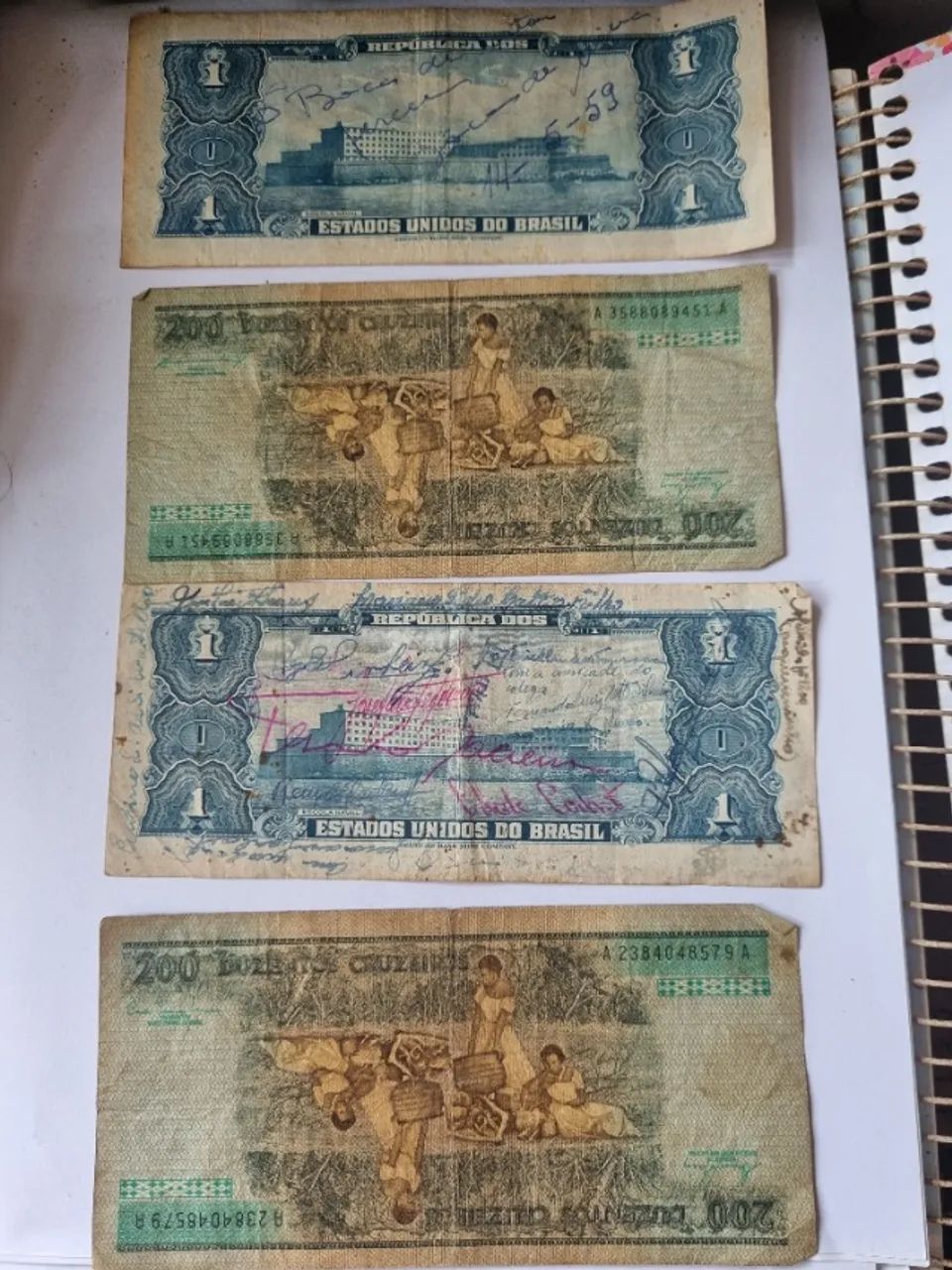 Lote 3 - Coleção de Moedas Antigas Brasileiras e Estrangeiras + Cédulas - Foto 2