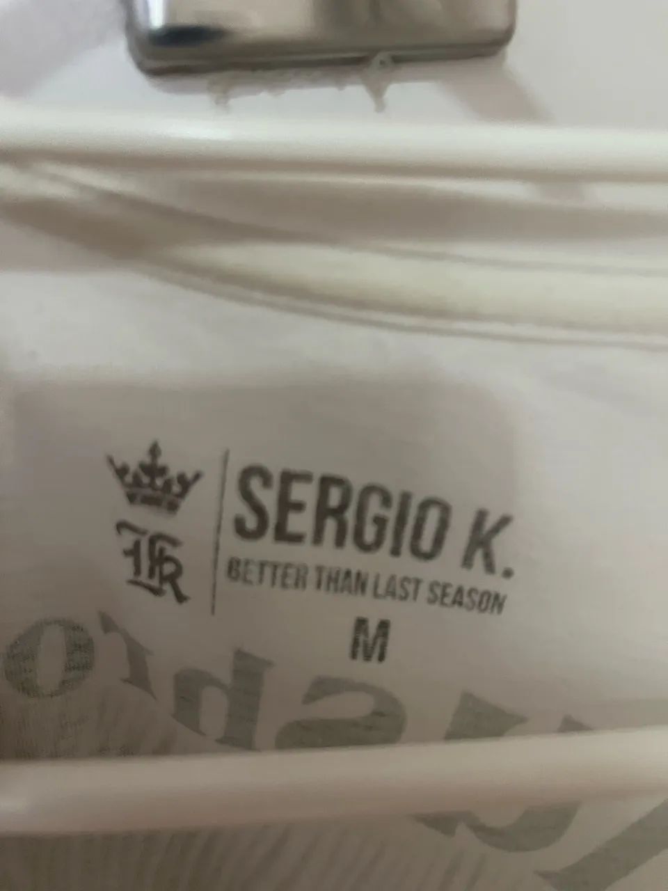 camiseta sergio k branca M - Foto 2