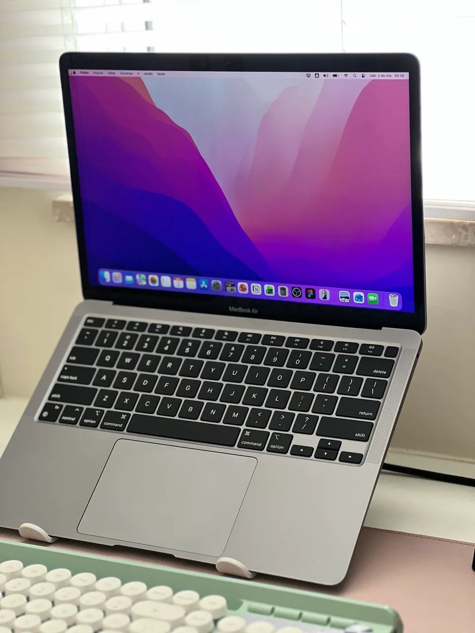 MacBook Air M1 13 polegadas 2020 8GB/ 256GB - Pouco Usado