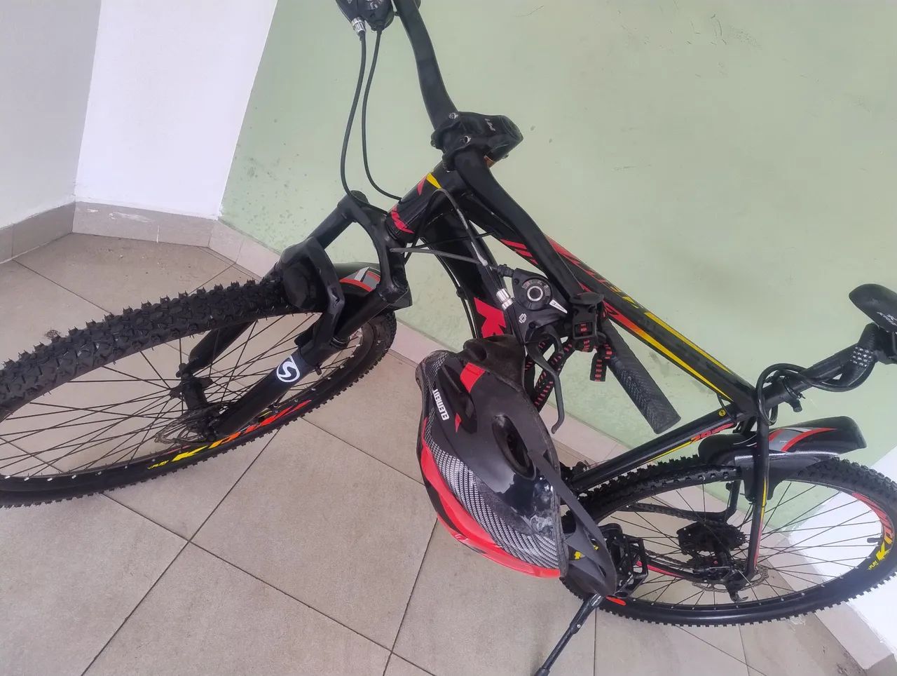 Bicicleta aro 29 semi nova 