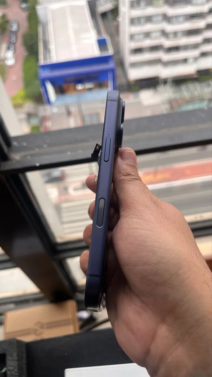 Carcaça original retirada iPhone 17 pro - Acompanha vidro traseiro e Dock de carga  - Foto 3