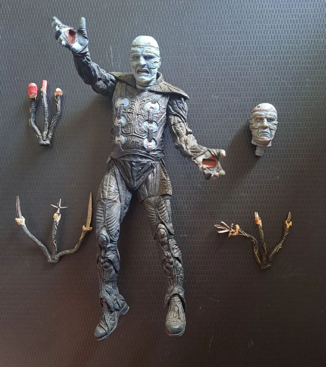 Figura Cenóbita Dr Channard Hellraiser 2 Clive Barker NECA  - Foto 3