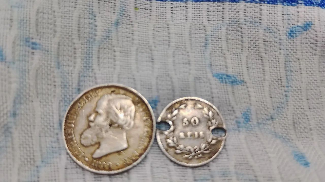 Duas moedas Antigas de prata uma brasileira ou tra de Portugal  - Foto 5
