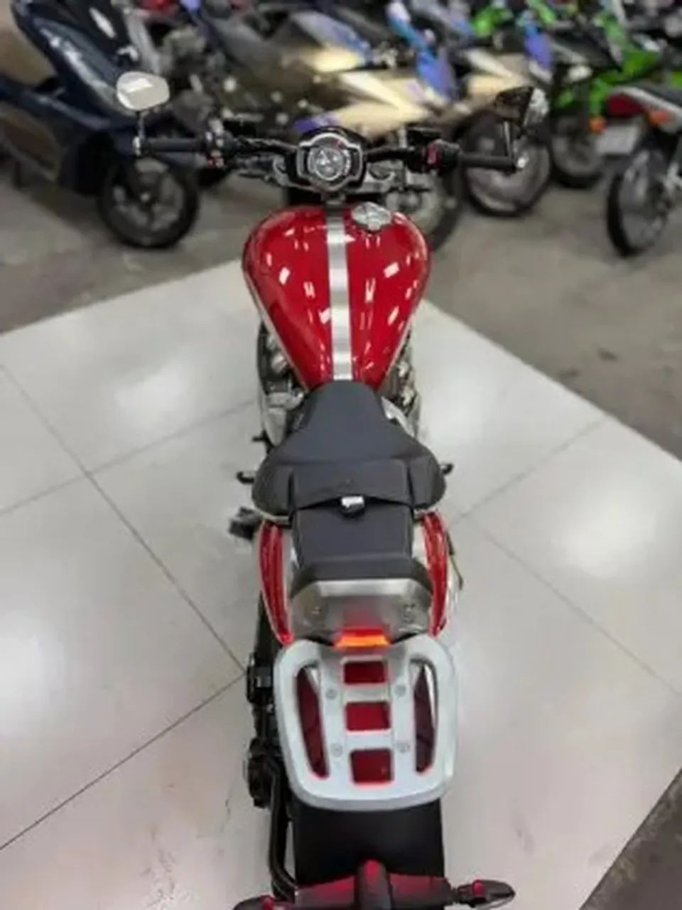 TRIUMPH ROCKET III R - Foto 2