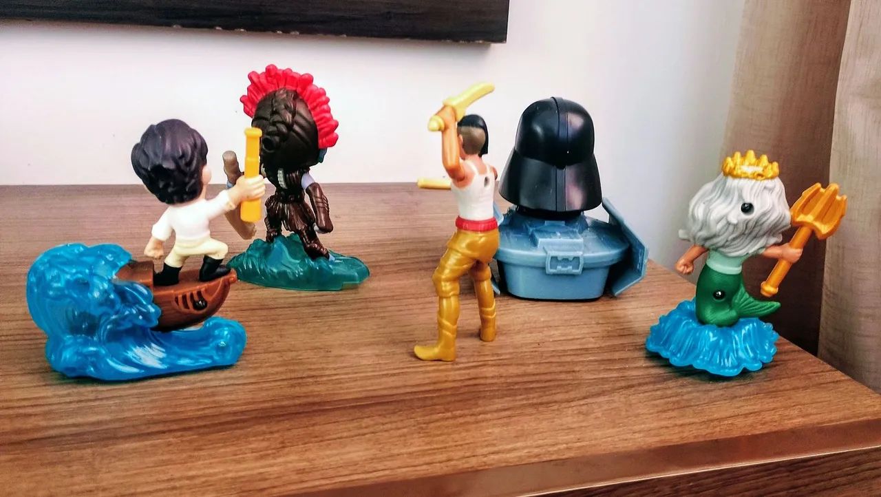 Lote 5 bonecos Disney coleções McDonald's - Foto 3