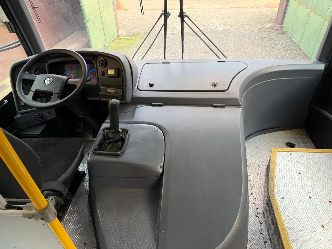 Ônibus escolar micrao ano 2013 Marcopolo 48 lugares lindo  - Foto 10