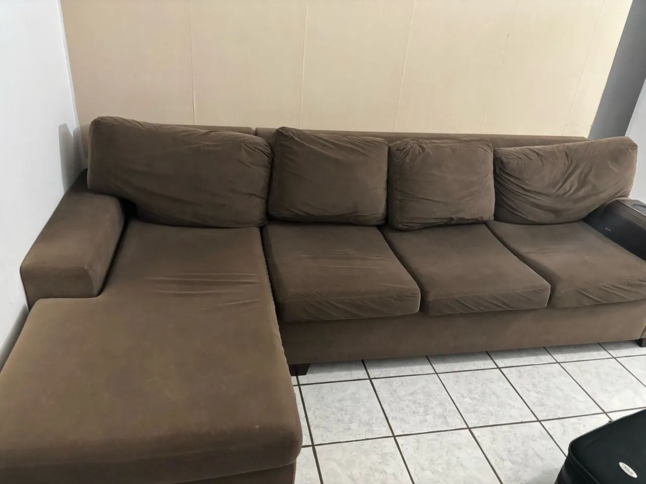Sofá 4 lugares marrom - Foto 2