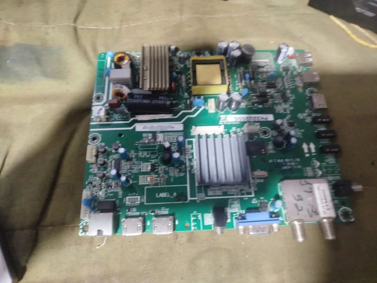  Placa principal JUC7.820.00101170 Philco PH32U20DG