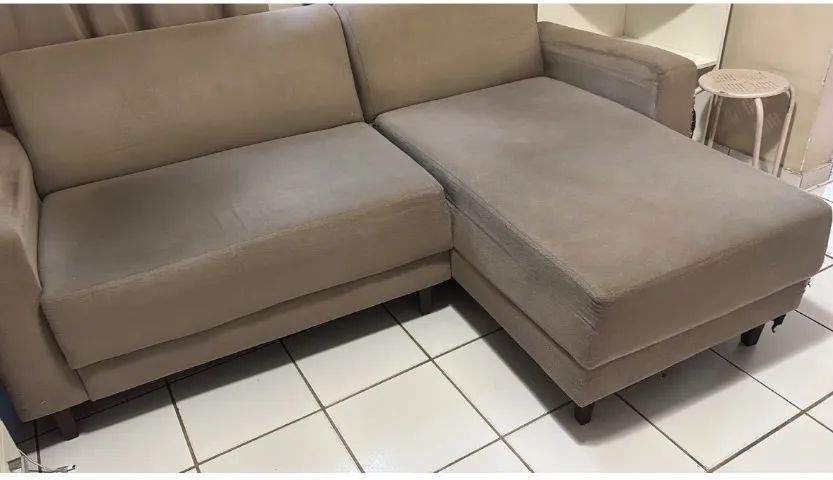 Sofá chaise fixo 3 lugares 