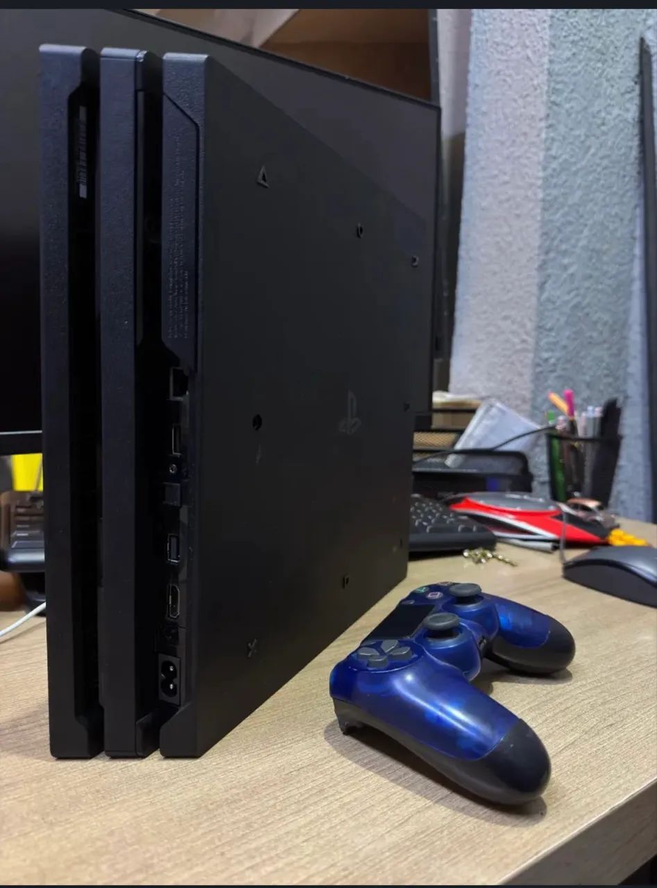 PS4 PRO 1TB + CONTROLE ORIGINAL + 2 JOGOS - Foto 2