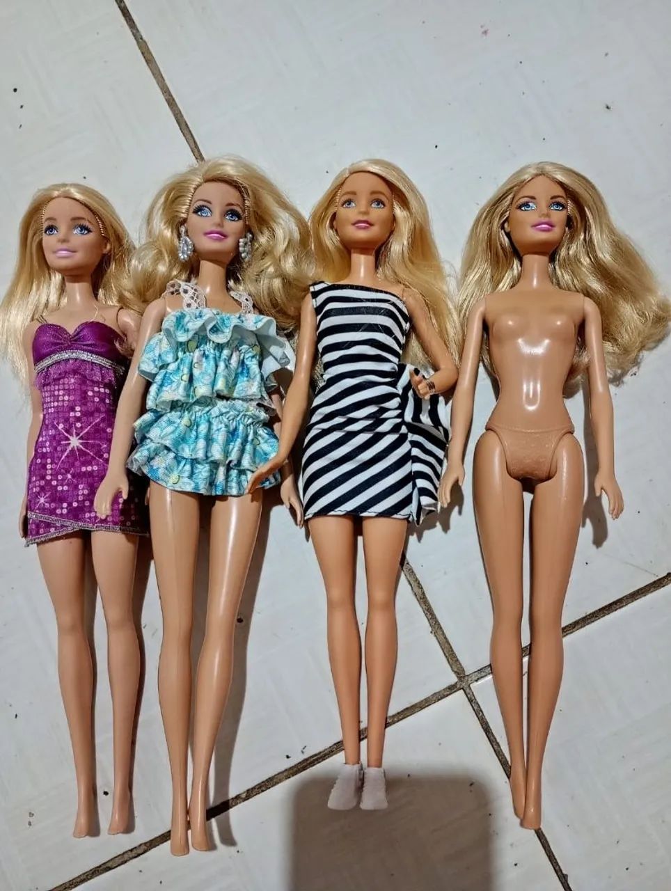 Lote com 6 lindas Barbies  - Foto 3