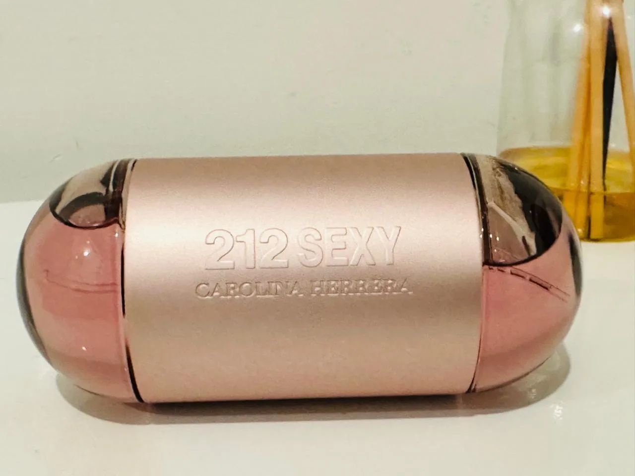 212 - CAROLINA HERRERA 100ml - Foto 2
