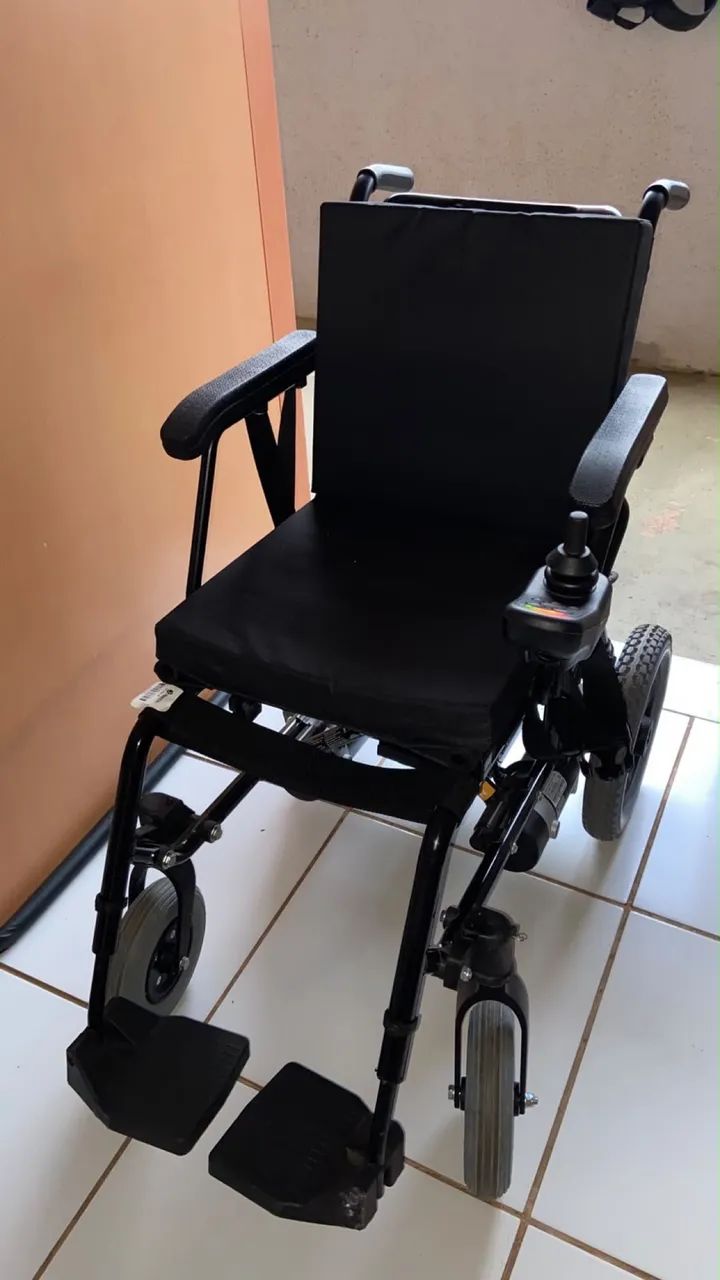 Cadeira de rodas elétrica 