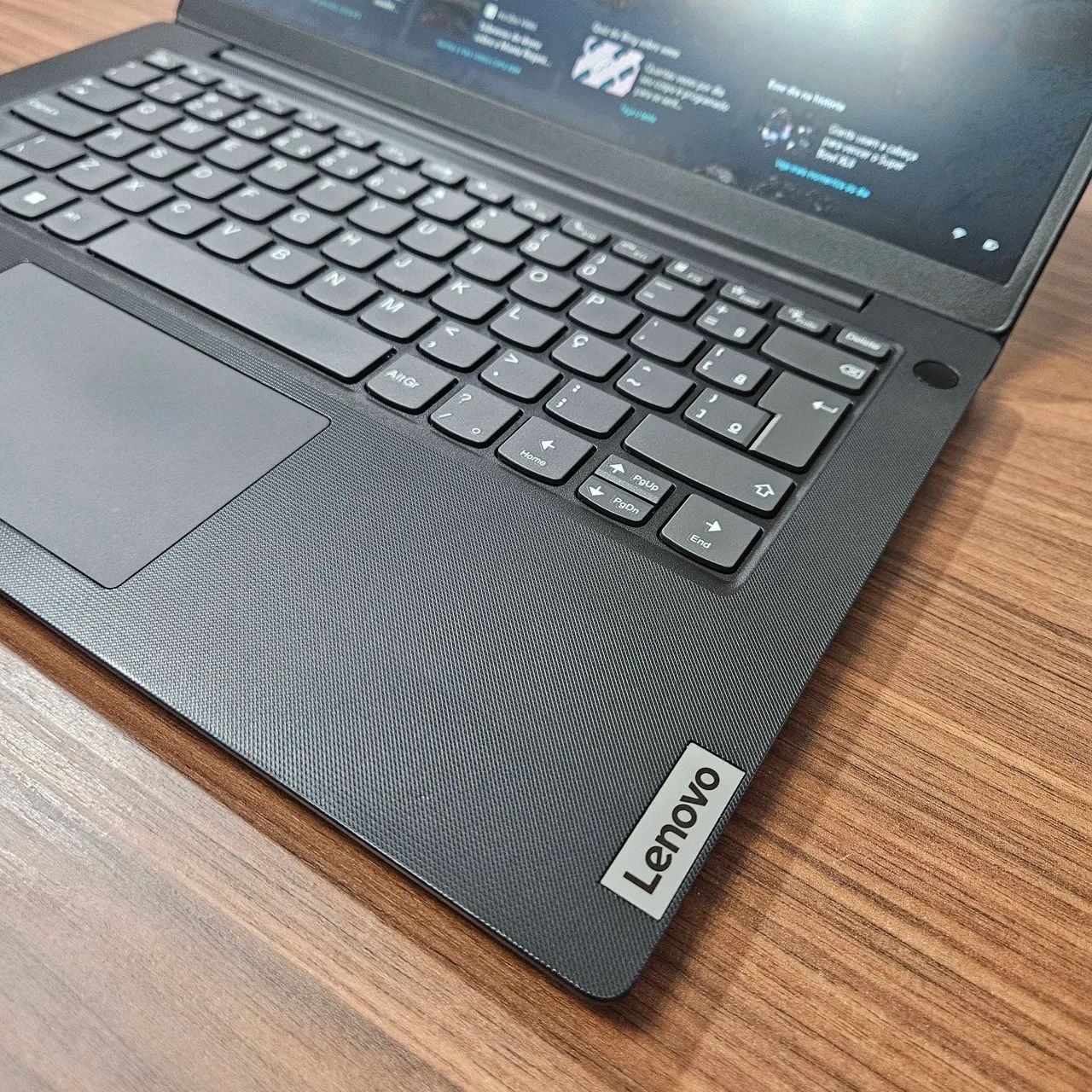 Notebook Lenovo V14 G4 AMD Ryzen 5 7520U 8GB DDR5 256GB Tela 14
