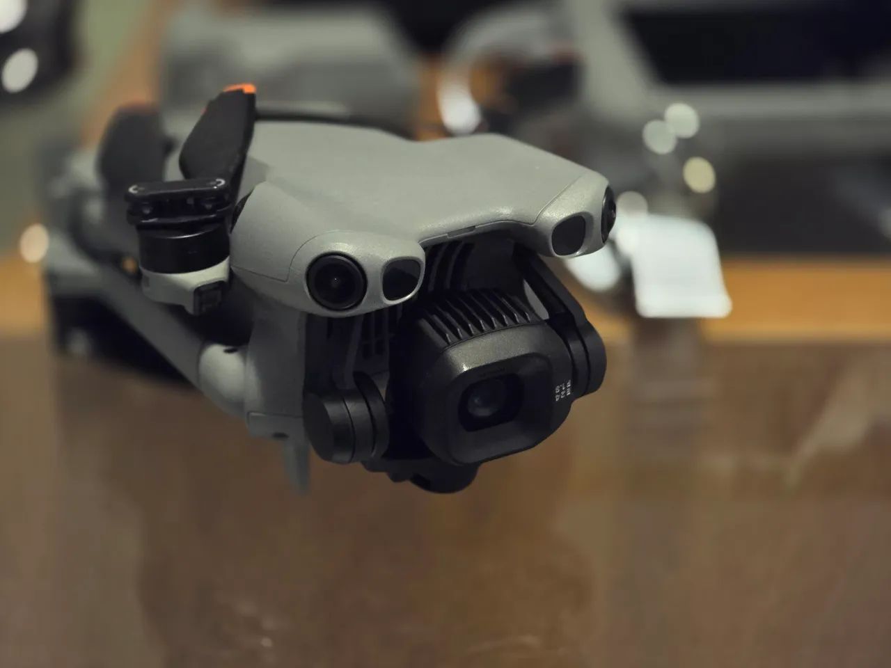 Drone DJI Mini 5 Pro + Controle com Tela (DJI RC2) + Uma Bateria - Foto 4