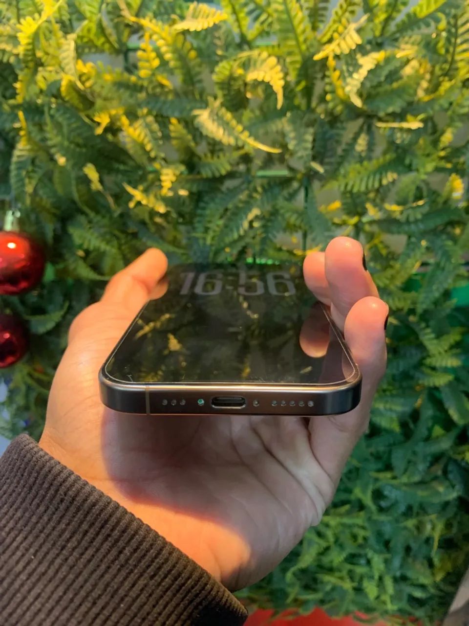 iPhone 16 pro 256GB dourado 90% bateria  - Foto 2