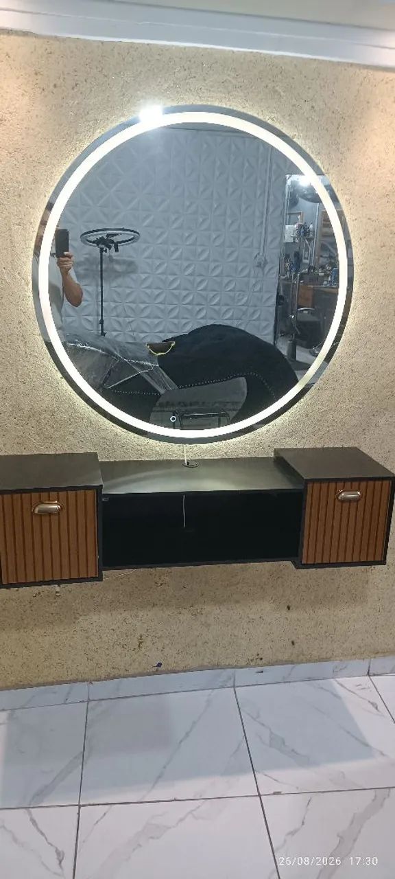 ESPELHO E BANCADA PARA BARBEARIA OU SALÃO 