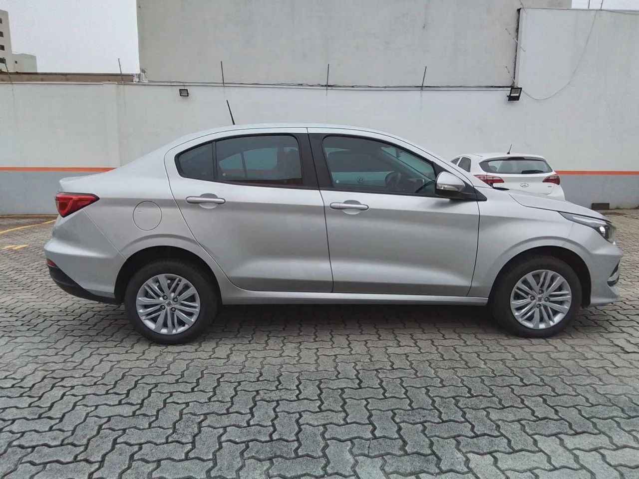Fiat Cronos DRIVE 1.3 8V Flex Aut., foto 6 de 12