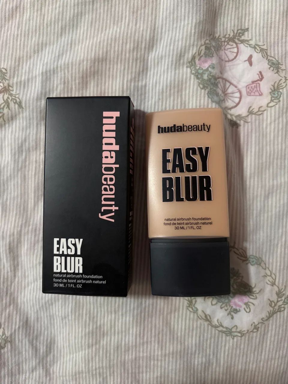 Base Easy Blur - Huda Beauty  - Foto 3
