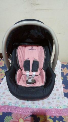 Vendo este bebê conforto $300, valor negociável