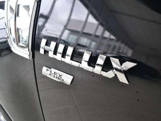 Hilux Preta Automática 2017/2017 Rodas Aro 20 Top - Foto 18