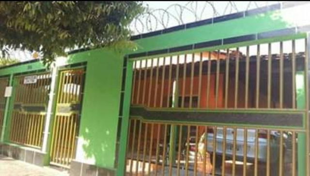 Casa bem localizada contato: * - Foto 2