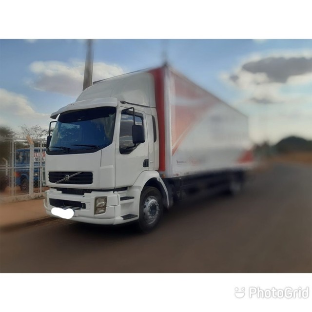 VOLVO VM 210 ANO 2009 M 10
