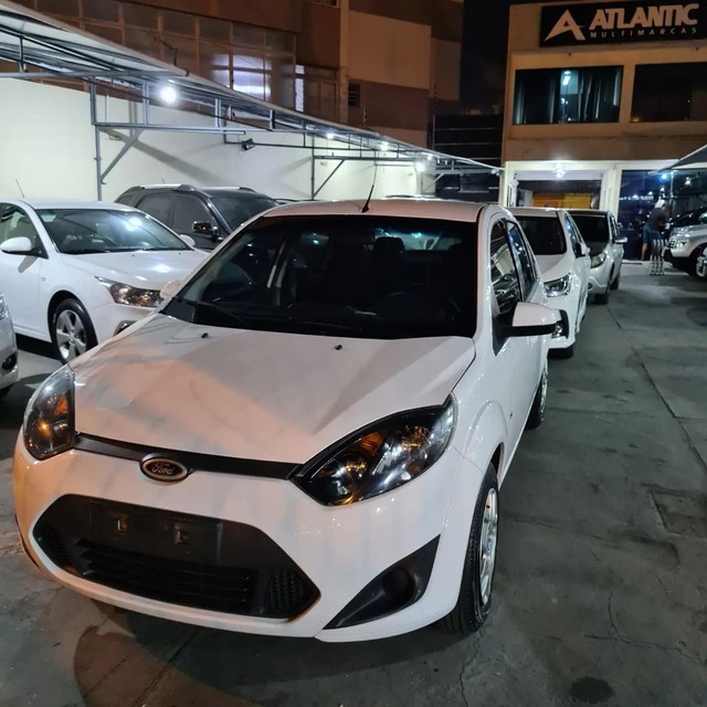 FIESTA SEDAN SE