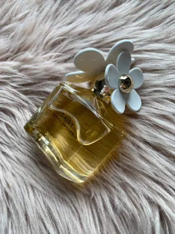 O encantador perfume Daisy Love Feminino Eau de Toilette de Marc