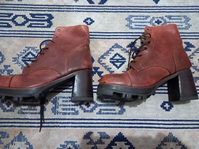 Bota em couro tamanho 38 - Foto 5