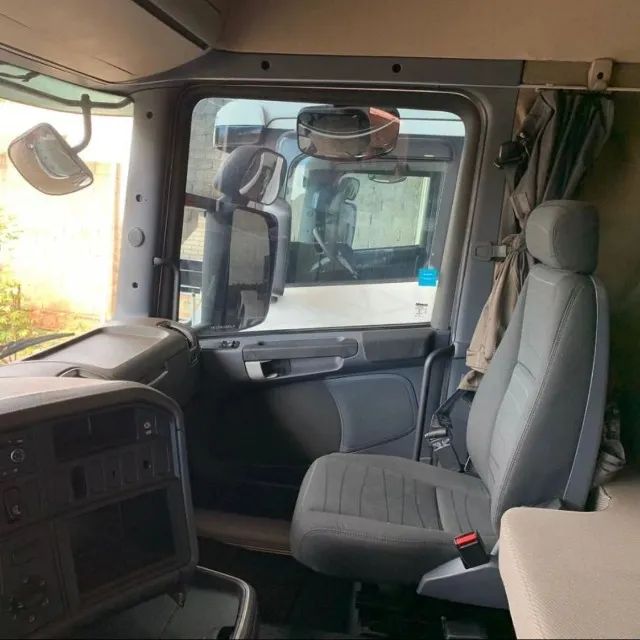 Scania truck 6x2 2018 branco