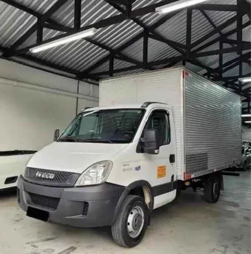 Iveco Daily 35s14 ano 2015 bau seco - Foto 11