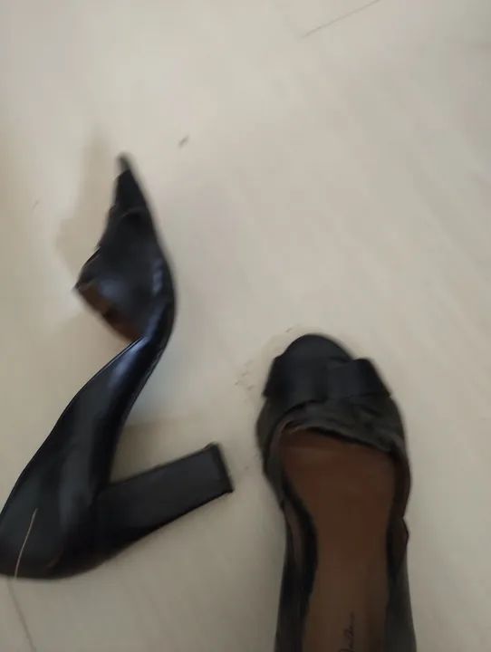 Peep toe, em couro legítimo. Tam 39.  - Foto 5
