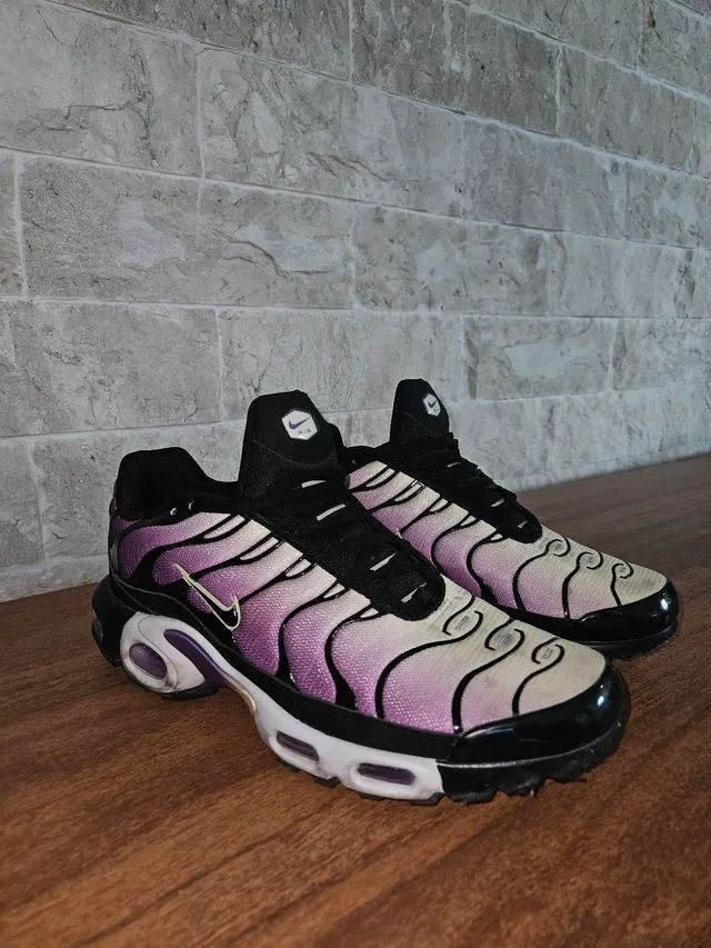 Nike store tn fuchsia