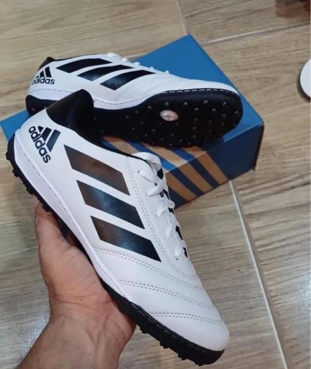 Chuteira adidas  - Foto 2