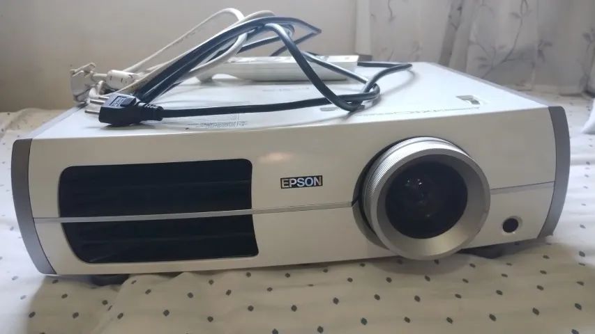 Epson Home Cinema 8350 Power Lite 3lcd Hdmi - C/controle e Case (Bolsa) - ACEITO TROCA!