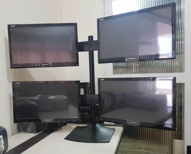Suporte com 4 monitores iguais - Foto 4