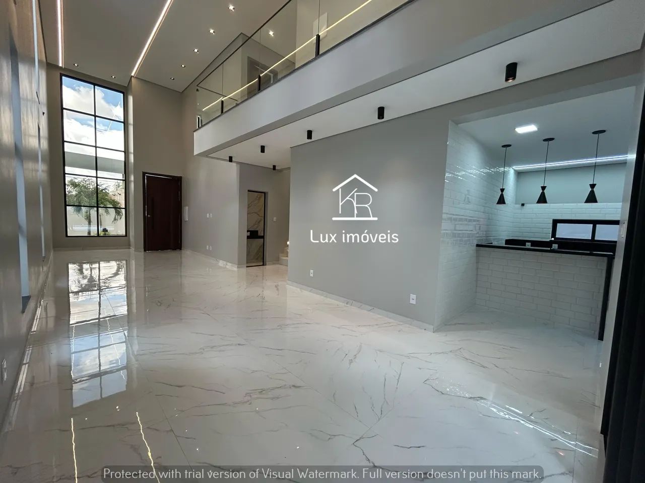 Reserva do Parque / 4 quartos, sendo 3 suítes/ área gourmet / piscina / moderna