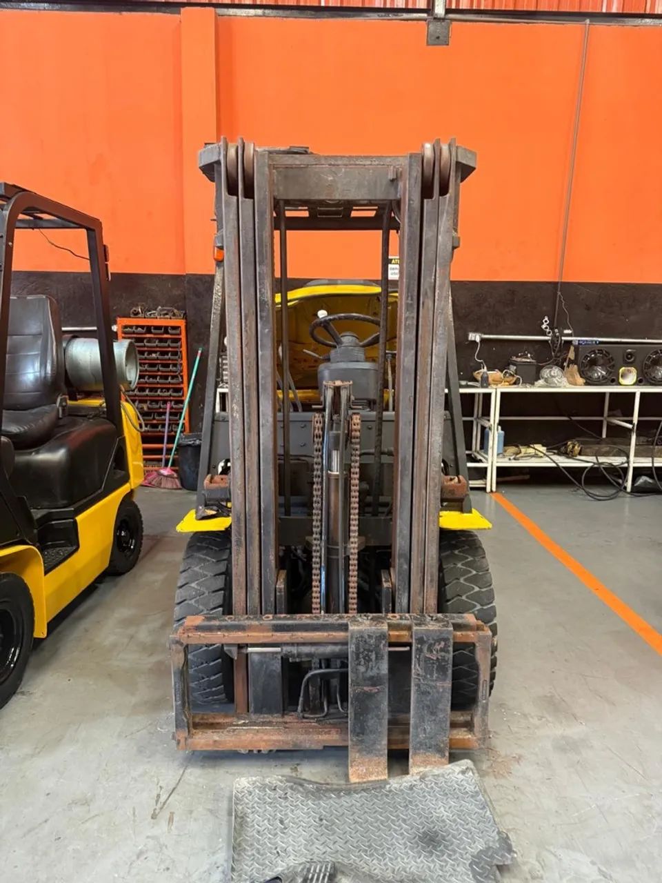 Empilhadeira Toyota modelo 6fg25 torre triplex e deslocador !  - Foto 2