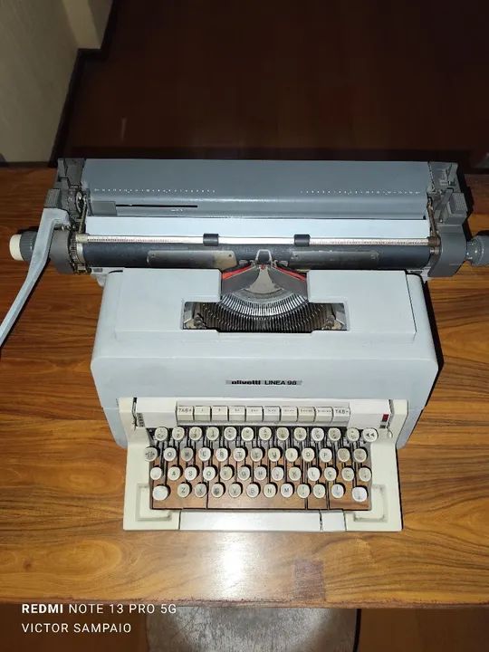Máquina de escrever Olivetti Linea 9864842814489473121