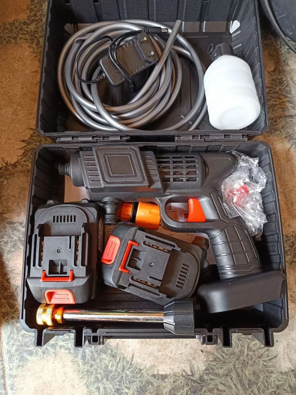 Lavadora de Alta Pressão Portátil Sem Fio - Limpeza Impecável!