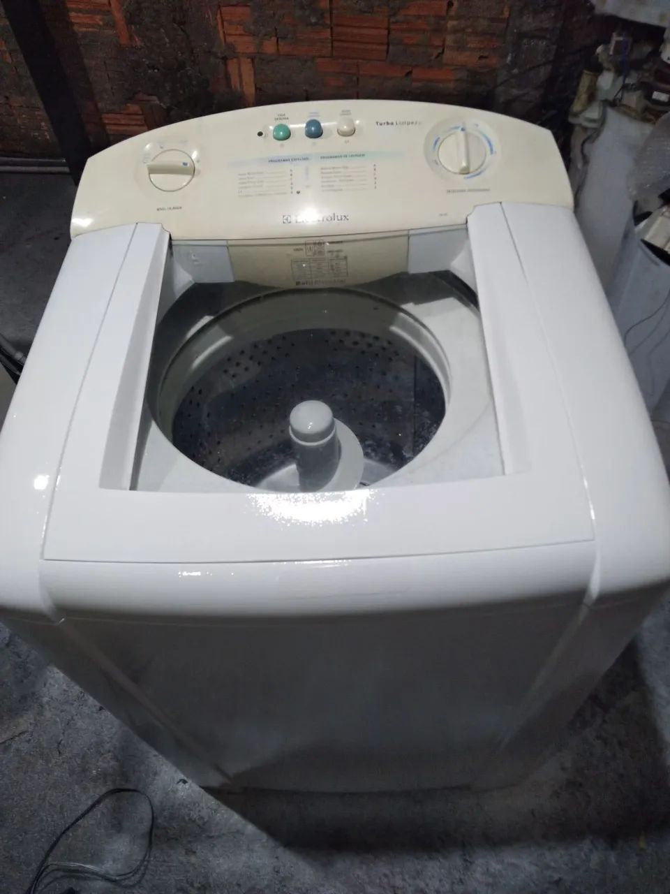 Máquina de Lavar Roupa Electrolux Turbo Limpeza