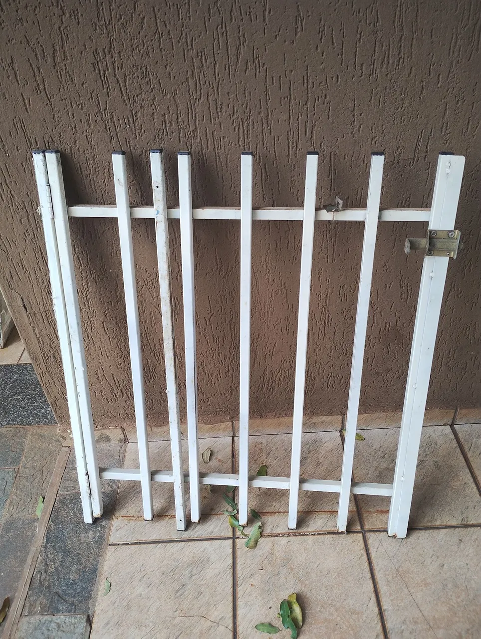 Portão de aço branco para proteção