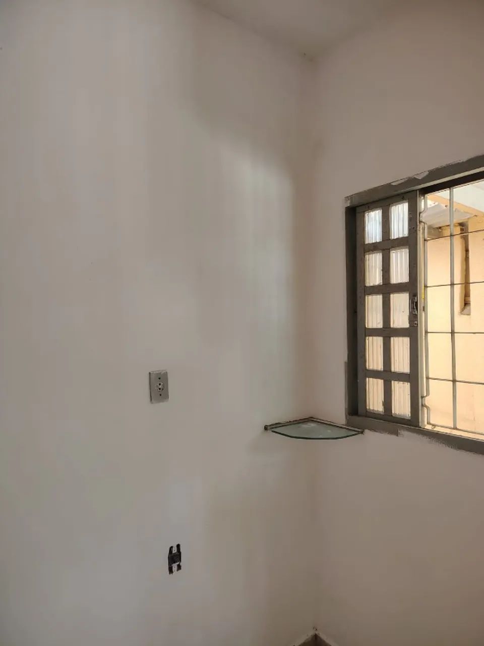 Aluga-se Casa Térrea - 2 Quartos - QROA, Candangolândia - Foto 4