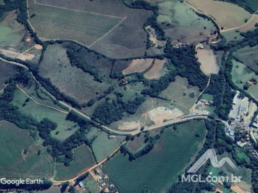 LUMINÁRIAS/MG  Terreno rural com 11.35 hectares no Sítio da Bica